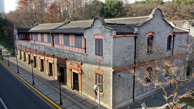 修缮|用的石灰精细如面粉！如此用心修缮上海红色建筑，她为何还要“挑刺”？