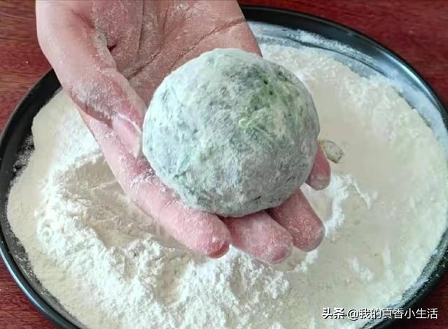 菠菜别总炒着吃，教你一个新吃法，简单几步，上桌吃2盘，过瘾