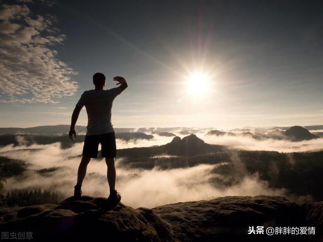 阳光下灿烂，风雨中奔跑，争气永远比生气聪明