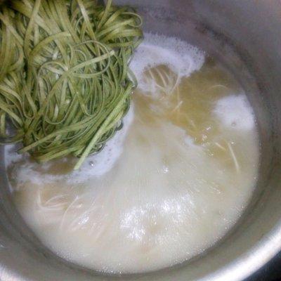 #太太乐鲜鸡汁芝麻香油#饺子汤面