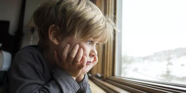 「超级宝妈」孩子的抑郁症都是父母逼出来的？如果出现这10个苗头，家长要注意