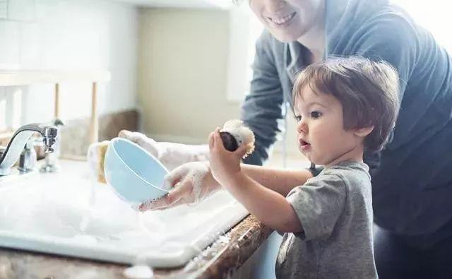 #你的育儿经#孩子心智总成熟不了?专家:爸妈这样来示弱,儿子表现妥妥地