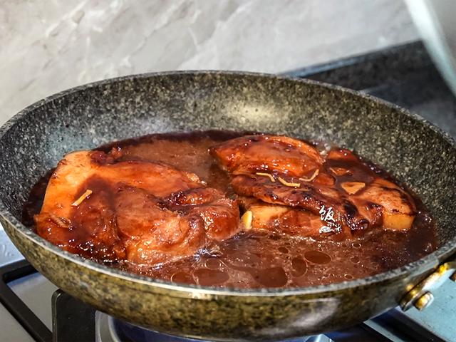 猪身上最好吃的一块肉，肥瘦相间似雪花，30块钱1斤，买到赚到