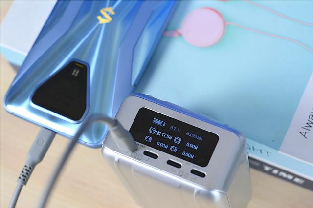 国产充电宝评测：26800毫安，100W功率，能上飞机吗？