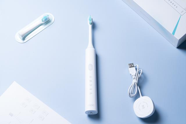 认认真真刷牙，白玉般的皓齿助力高颜值-南卡声波电动牙刷