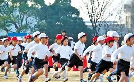 #超级宝妈#日本幼儿园的安全教育有多“狠”?这3方面就值得中国家长深思
