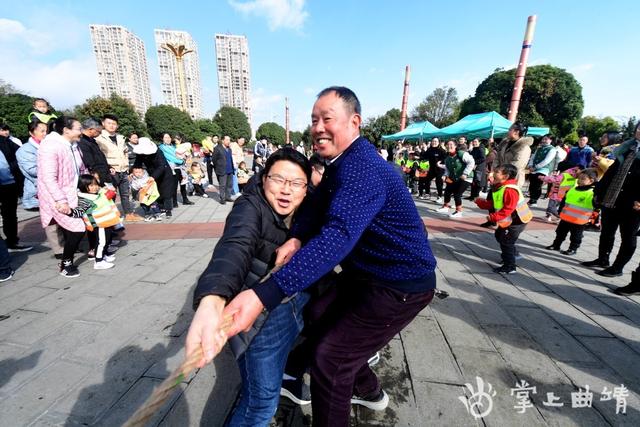 大手牵小手，罗平一幼儿园开展欢乐亲子跑主题活动