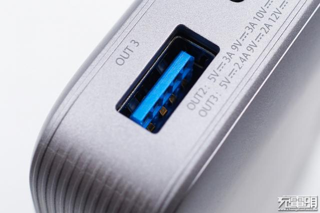 自带HDMI支持4K视频拓展，紫米多功能充电宝深度评测