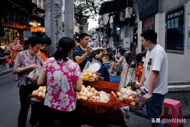 社区团购看似蜜糖，实则砒霜！点名批评后，卫龙等不再给平台供货