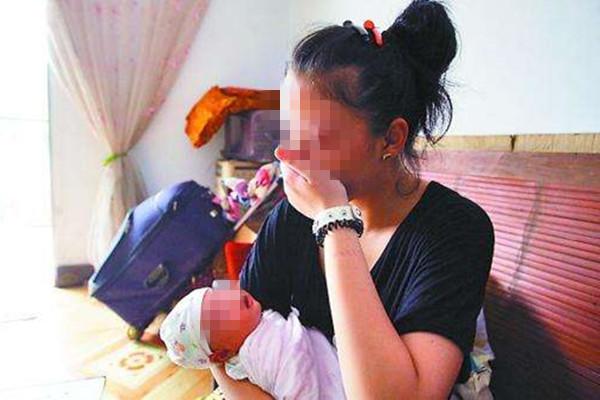 【超级宝妈】5年前男婴吃奶时咬疼妈妈，被妈妈划伤脸蛋，现在的他怎样了？