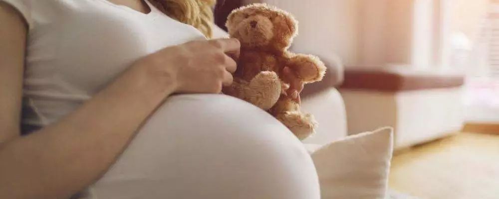 暖先生格调■宝妈产后腰背疼痛难忍，金牌月嫂用这6个小妙招，轻松缓解！