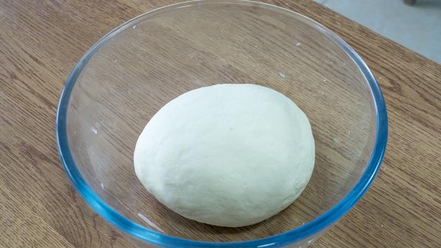 饼烙得像锅盔？教你个好方法，外酥里软、全是小薄层，凉了也不硬