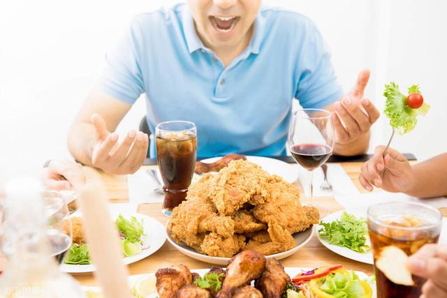 饮食油多易肥胖多病？教你6个减油的小妙招，科学饮食很重要