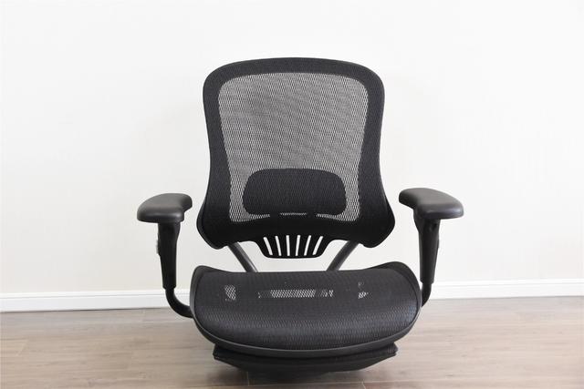 又被老罗种草了，入手网易严选人体工学椅半月，是偷懒神器吗？