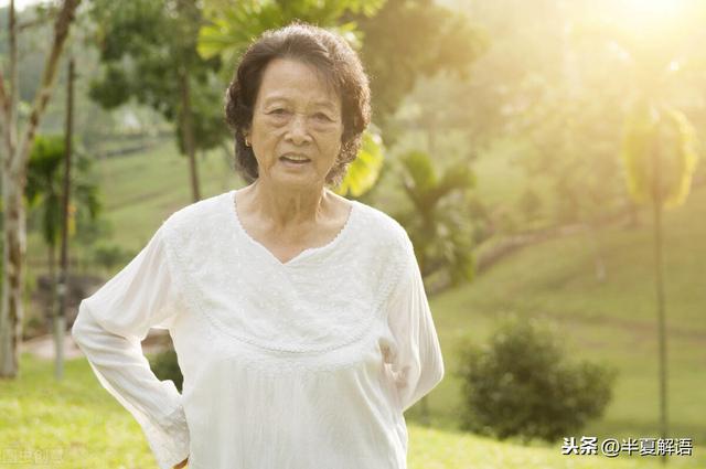 婆婆不肯跟儿媳大房换小房，儿媳改掉孩子姓：守着你们的房子养老