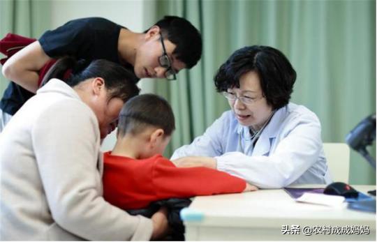 [你的育儿经]9岁孩子1米5，妈妈天天给炖骨头汤，没想到害了孩子