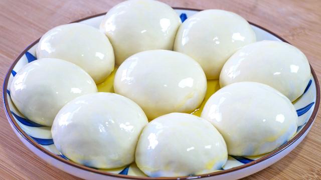 饼烙得像锅盔？教你个好方法，外酥里软、全是小薄层，凉了也不硬