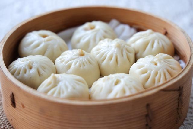 早餐小笼包，一口一个，学会在家做，比外面卖的健康好吃
