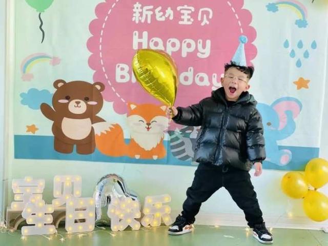 孩子|叮咚，按时长大！新天地幼儿园为萌娃和老