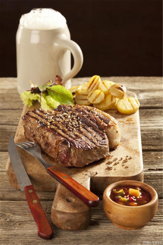 买牛排时，怎么辨别合成牛排和原切牛肉排？学会看配料栏简单方便