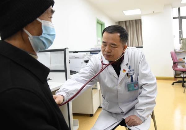 武汉协和医院单中心介入瓣膜术突破300例