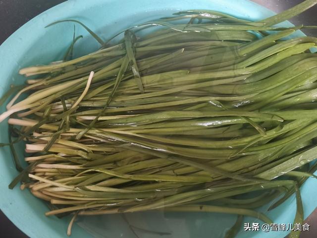 利津水煎包难怪驰名，原来真的是太好吃了，自己做馅大多汁，鲜香