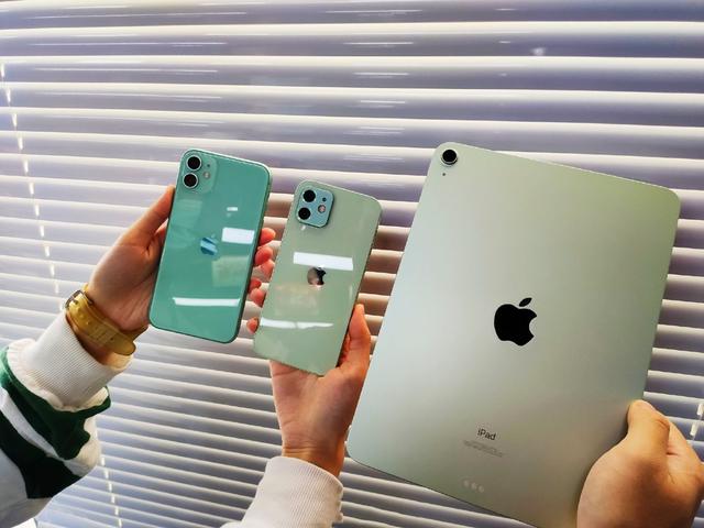 iPhone12的边框伤了罗永浩？同样的理念，2种不同的嘴脸