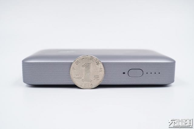 自带HDMI支持4K视频拓展，紫米多功能充电宝深度评测