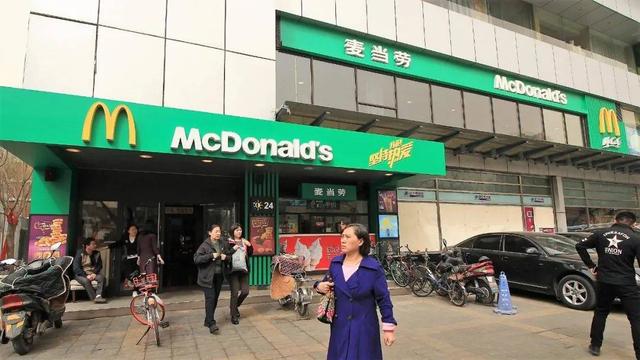 为什么欧洲的麦当劳颜色是绿色的？
