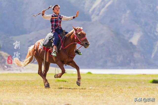 #趣旅游#一年只开放5个月,这条纵贯天山脊梁的景观大道,老司机才能挑战