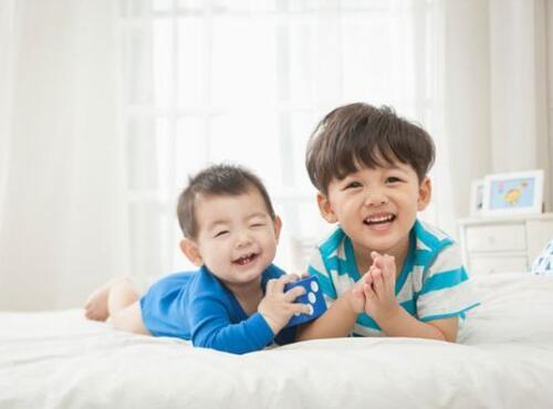 晴空蓝兮|“今天出生的全是男宝，真怪”，宝妈听到护士闲聊，眉头突然一紧