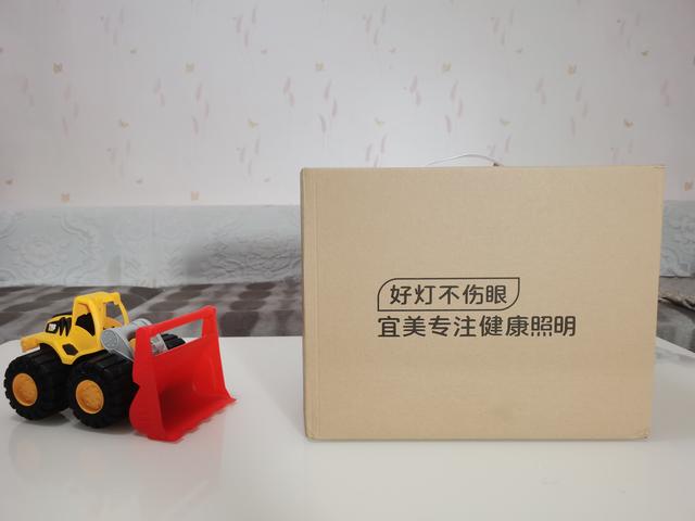 超级宝妈:台灯选的好,孩子成绩高!宜美护眼台灯体验