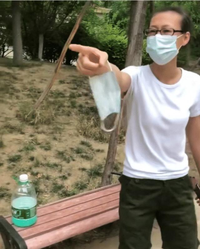 超级宝妈|北京一小区内熊孩子玩危险水弹枪，射中他人后妈妈嚣张护短！