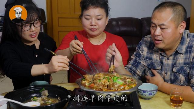 入冬后要多吃羊肉，教你做羊肉汤锅，不腥不膻，吃完全身都暖和