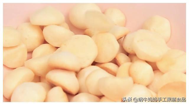 你的育儿经▲3个鸡蛋清，一盒酸奶，无水无油，教你做入口即化的宝宝酸奶溶豆