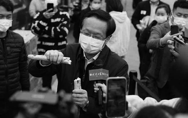 「河北新闻网」为鄂拼单|嘉鱼县委书记、副县长变身带货王:这些推广词亮了
