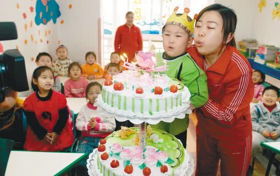 你的育儿经|孩子不长个、老生病？这3种食物是“祸源”，家长快拿小本本记下
