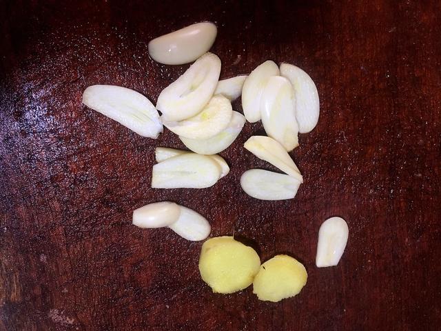 天一冷就馋这道菜，鲜香味美，全家人都爱吃，好吃到舔盘子