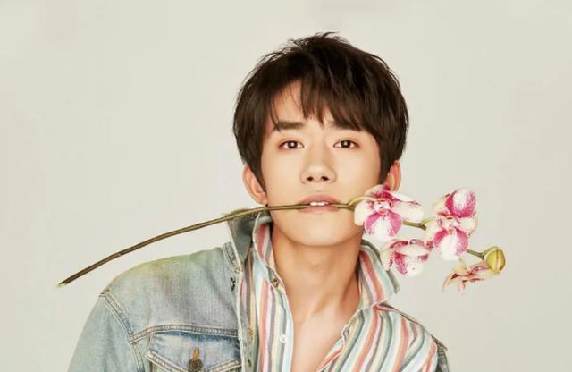 文汇网|7岁的弟弟要出道，易烊千玺有个神仙家庭？