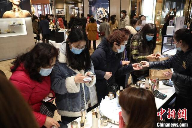 三八|“三八”节上海商场促销 数字人民币首次现身