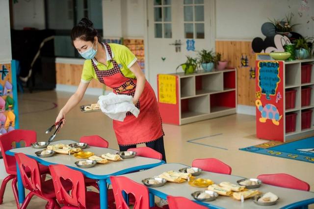 同样上幼儿园，老师负责任和老师不负责任差别大，遇到前者很幸运