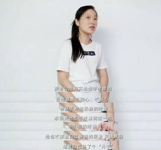 超级宝妈@4岁女儿做“连线题”，做饭洗菜拖地全归妈妈，网友：丧偶式育儿