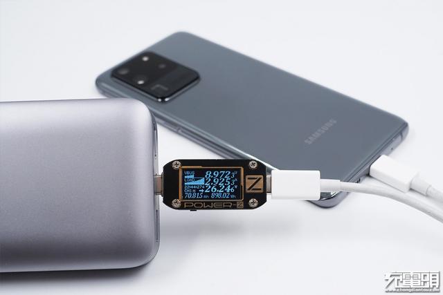 自带HDMI支持4K视频拓展，紫米多功能充电宝深度评测