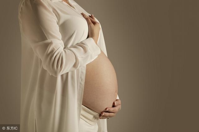 超级宝妈@通过剖腹产生了3个婴儿，但她的婆婆意外地将她骂为“无用”
