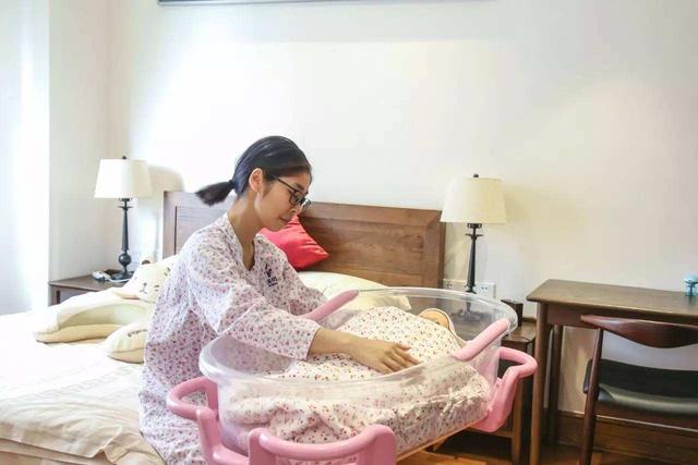 「你的育儿经」媳妇坐月子时，聪明的婆婆这么做，会让家庭和睦儿子更幸福