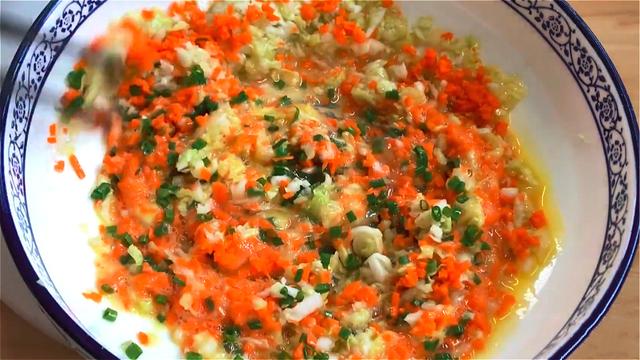 家常蔬菜早餐饼做法，柔软不发硬，营养丰富，老人孩子都爱吃