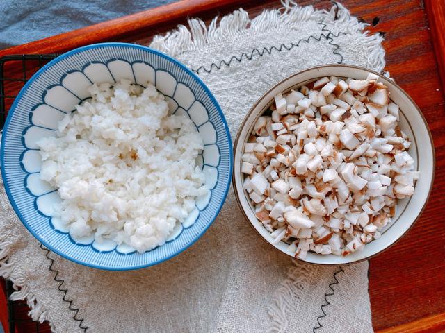 年夜饭必备的四喜丸子，寓意福禄寿喜，家庭做法更简单，肉香四溢