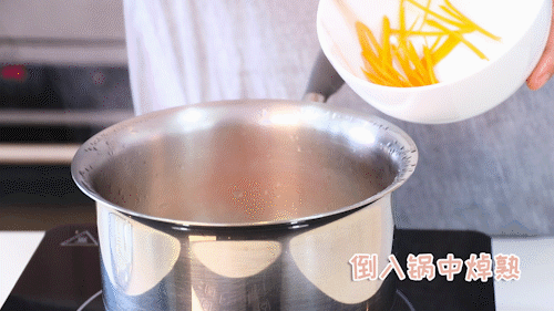 [超级宝妈]一口吃进5种食材，简单易做，宝宝最爱的五彩小饭团！