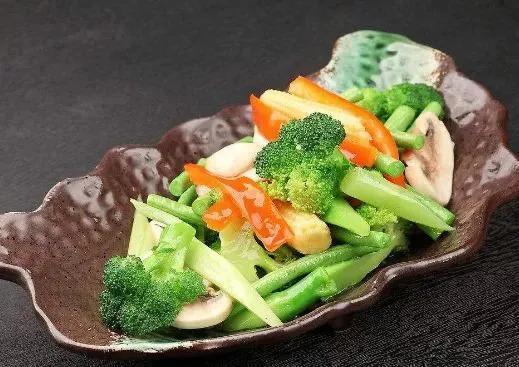 隔夜菜真的会致癌吗？提醒：有三种真的不能吃，其他或可以放心吃