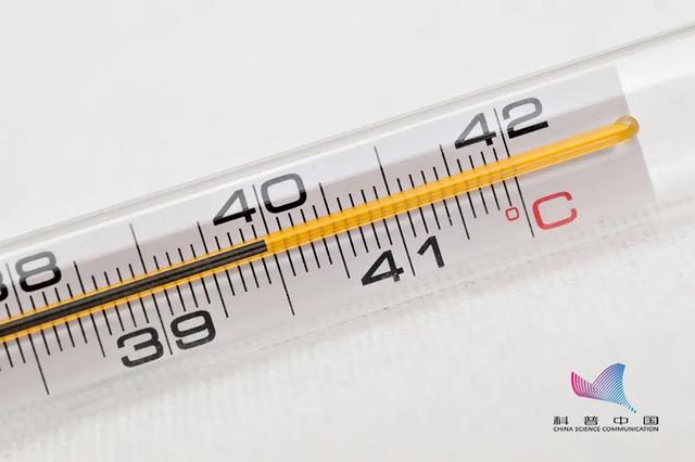 [你的育儿经]4岁男孩高烧40.5℃，剧烈咳嗽！父母在家＂自诊＂……